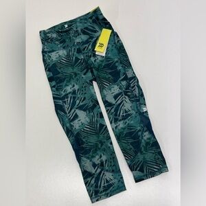 WOMEN'S Contour Curvy High-Rise Capri Leggings - All in Motion - XS